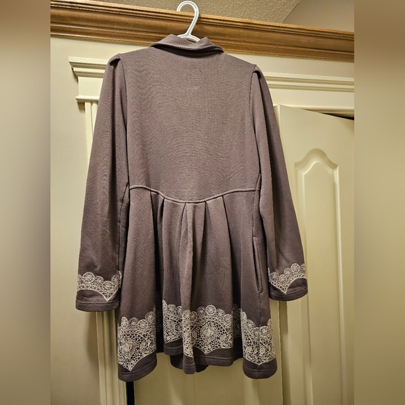 Casual Jacket or Sweater with Embroidery - Picture 3 of 7